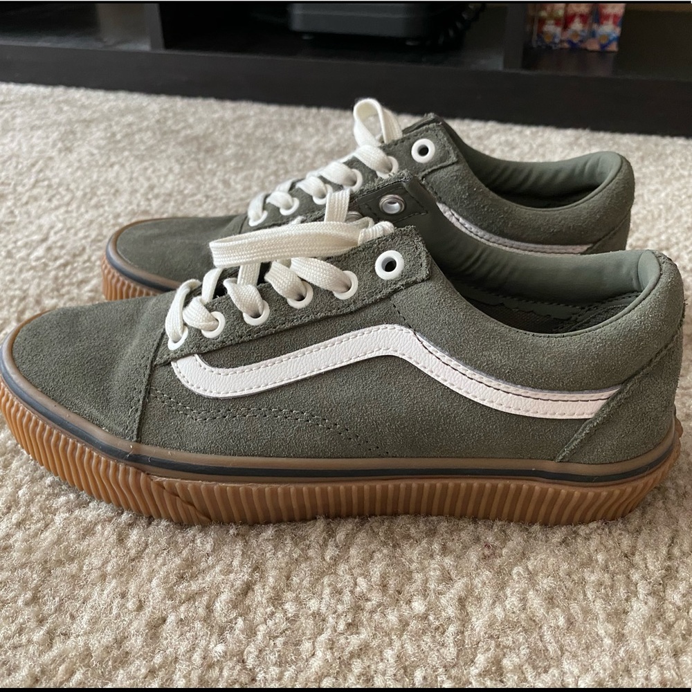 BRAND NEW VANS